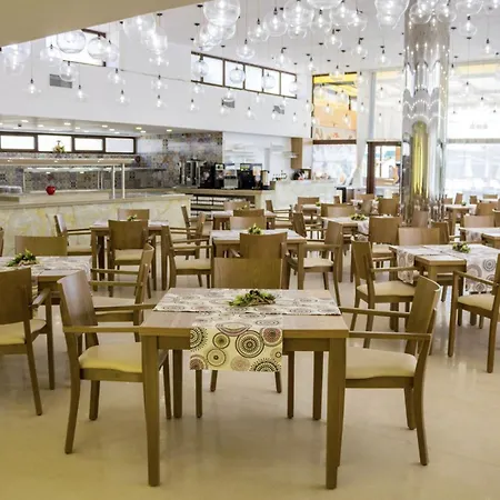 阳光海滩全包酒店 4*