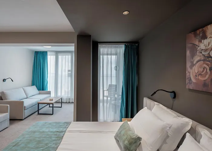 Hotel Grand Sunny 4*